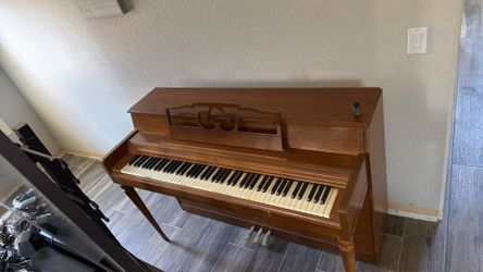 Wood Piano