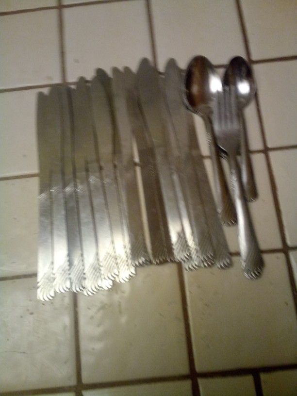28pcs Eating Utensils
