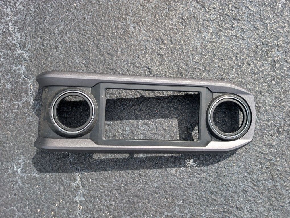 16-23 Toyota Tacoma Dash Radio Bezel