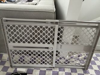 Pet gate
