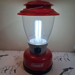 Working Coleman Lantern (Batteries included)