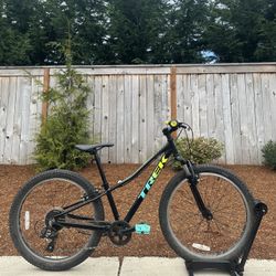 Trek Precaliber 24 Kids’ Bike 8-Speed – Lightweight Aluminum Frame Youth Bicycle