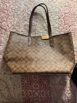 COACH City Zip Tote in Signature Canvas