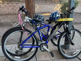 Two Diamondback bikes on sale: a Response and a Sorrento.