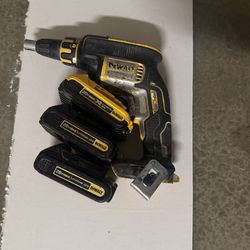 Drywall gun and 3 batteries