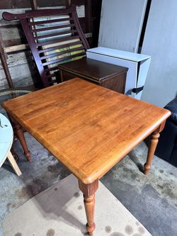 Beautiful Dining Room Table With Leaf