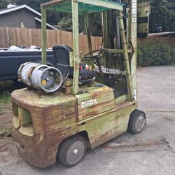 1980 CLARK C500 S60 FORK LIFT