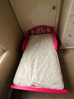 Disney Minnie Mouse Plastic Toddler Bed With mattress