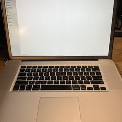 Macbook Pro 17” (Mid-2009)