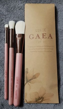 LUXIE BRUSHES