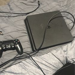 PS4 slim 