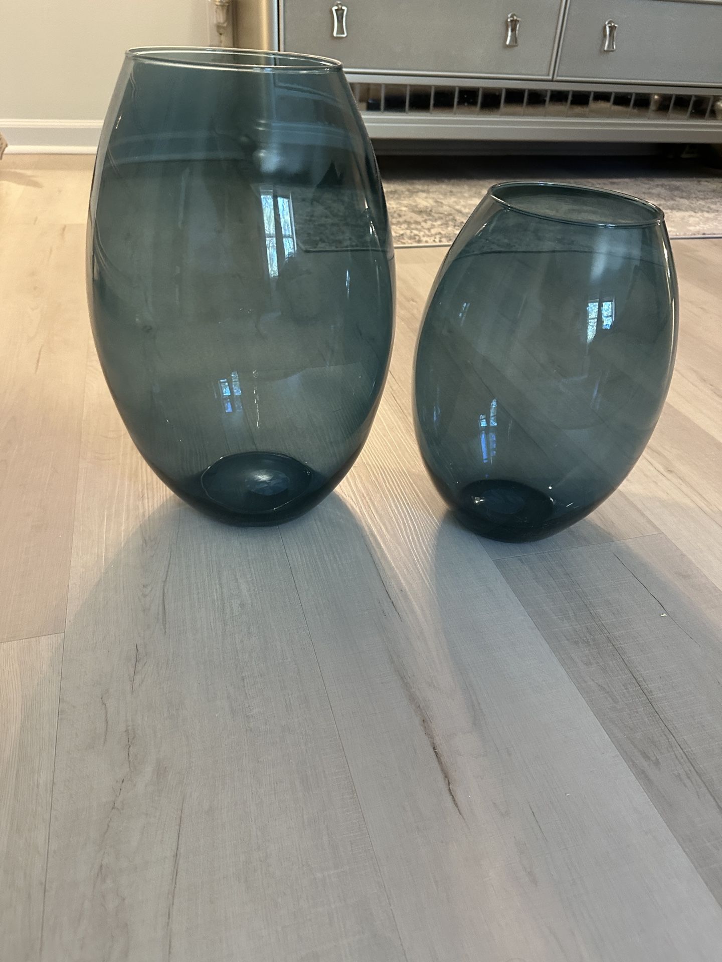 Set Of 2 Glass Vases Blue