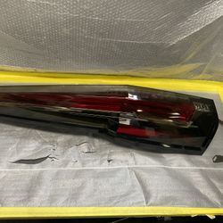 2015,2016,2017,2018,2019,2020 Cadillac Escalade Left Tail Light