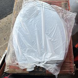 Bemis Elongated white toilet seat