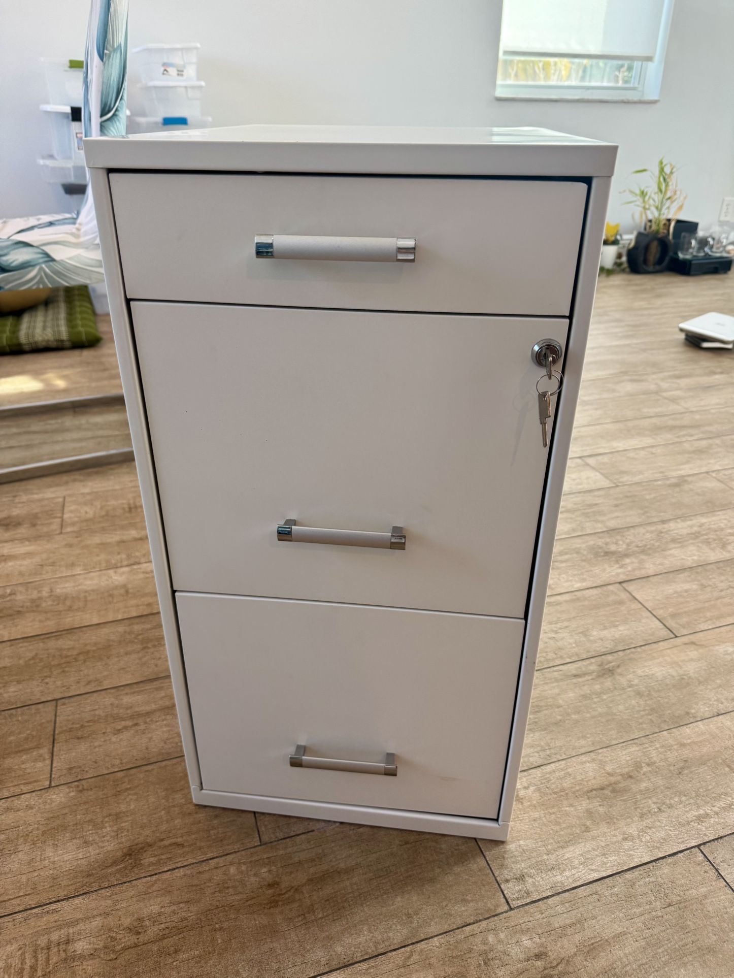 Metal File Cabinet (locking)-White/Beige