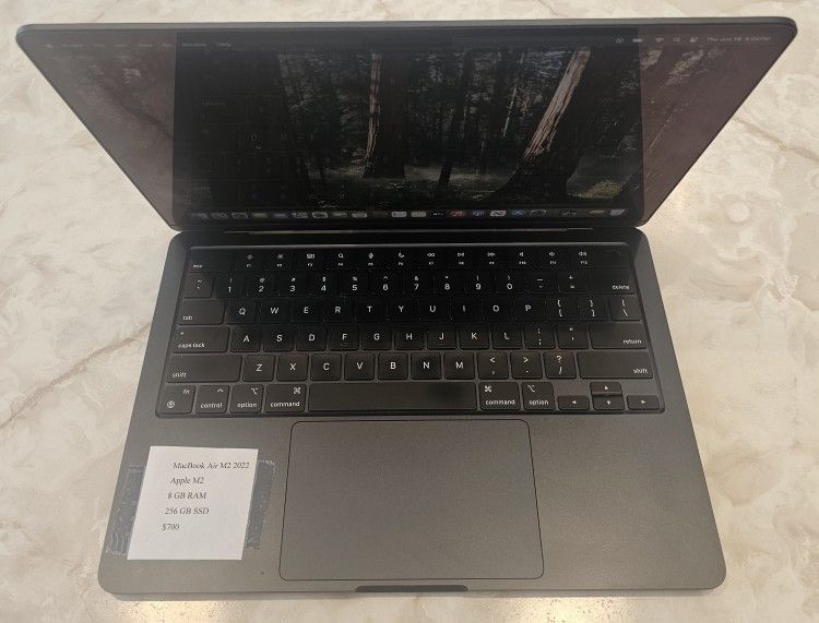 MacBook Air M2 2022