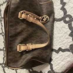 Michael Kors Bag Medium Size 