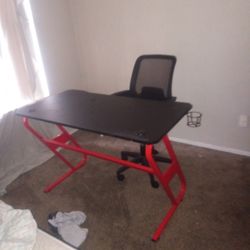 Game Desk And Chair 