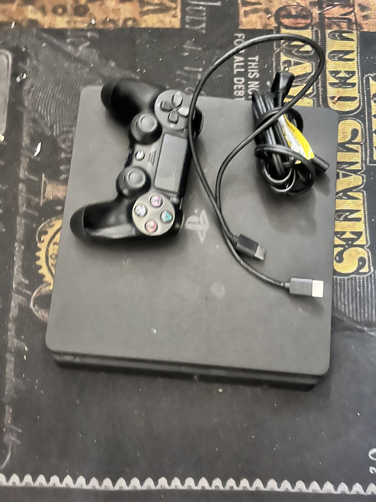 PS4 Slim Edition