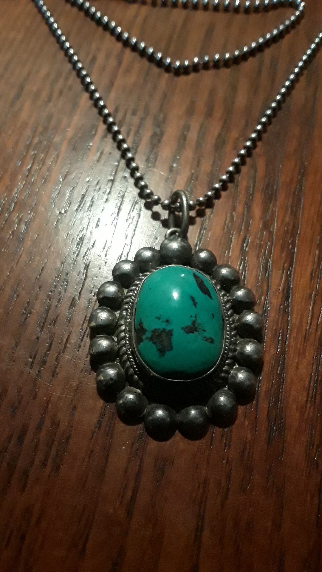 Absolutely Gorgeous Sterling Silver 925 Turquoise stone pendant with necklace.