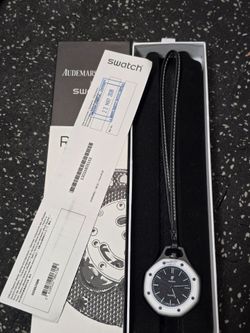 Swatch x AP Royal Pop Ocho Negro