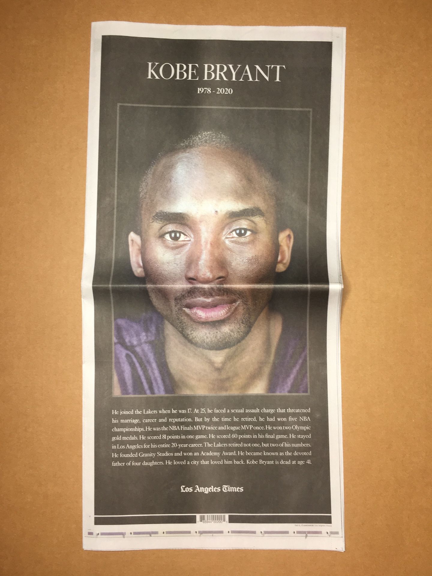 Kobe Bryant lot of newspapers for Rey