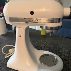 White KitchenAid Classic Stand Mixer 