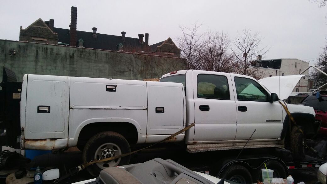 02 sierra 2500hd PARTS ONLY