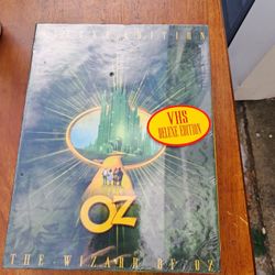 The Wizard Of Oz;vhs Dlx.edition Box Set;1999 W/book, Poster, Video