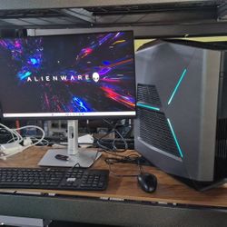 Alienware Aurora R8 GAMING PC LIQUID COOLED WIN 11