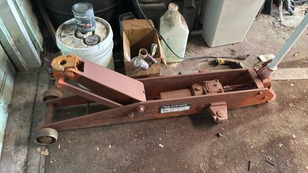 Astroline 5 ton Hydraulic Floor Jack