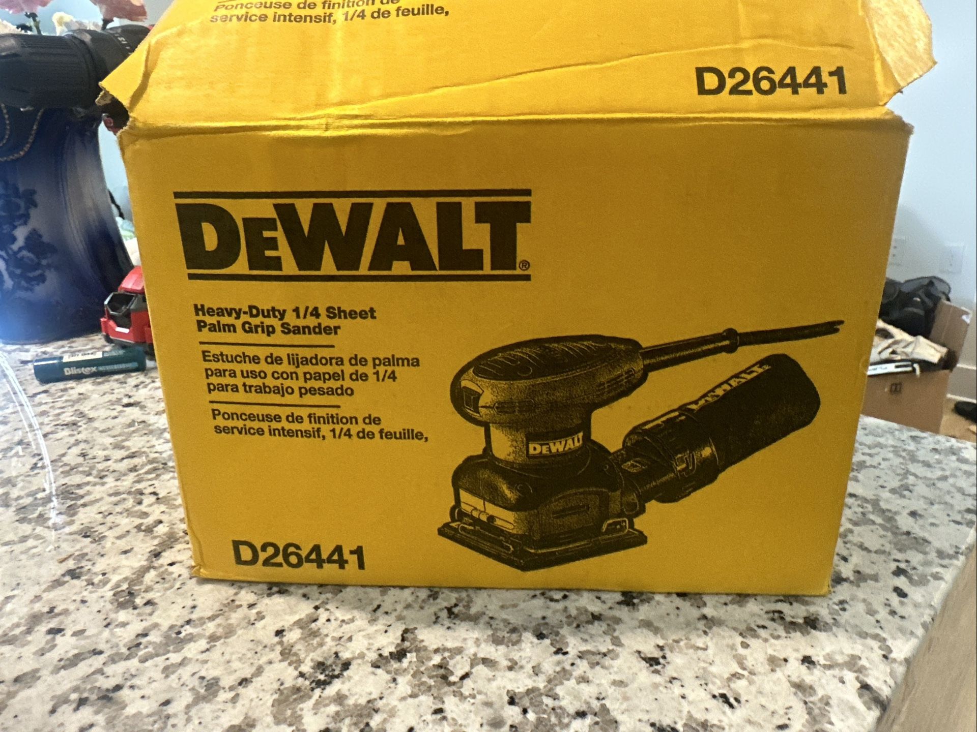 Dewalt d26441 1/4 Sheet Palm Finishing Sander