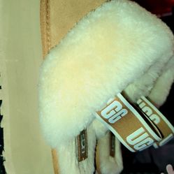 UGGs Slipper Also For Outside 