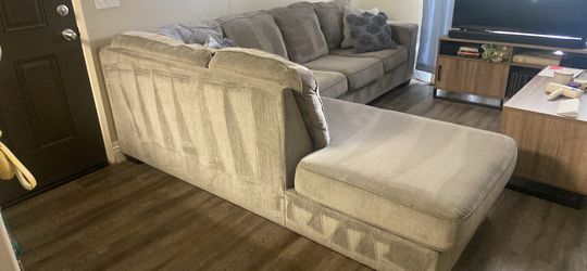 Ashley’s Gray 2-Piece Sectional Couch