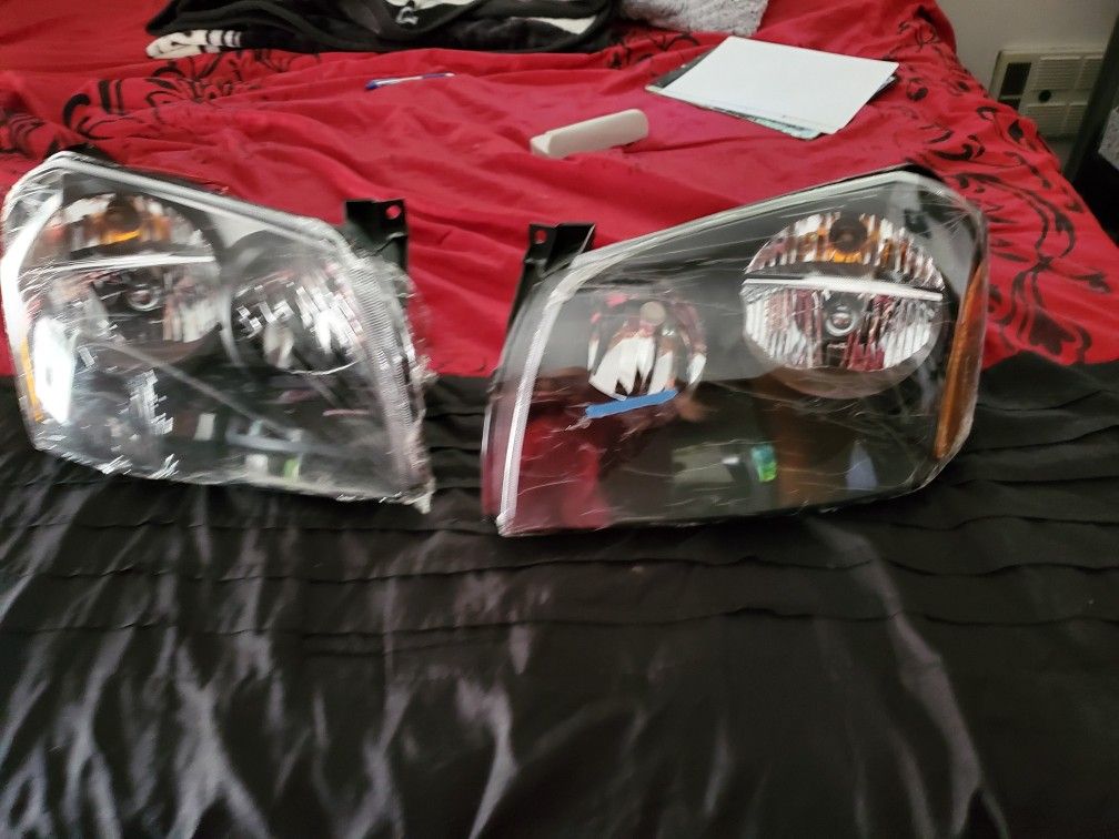 Dodge magnum headlights 2005 to 2007