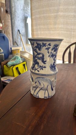 Chinese blue and white breaker vase