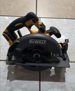 Dewalt flexvolt 7-1/4" circular saw ( Tool Only)