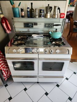 O'Keefe & Merritt Vintage Double-Oven Gas Range with Griddle