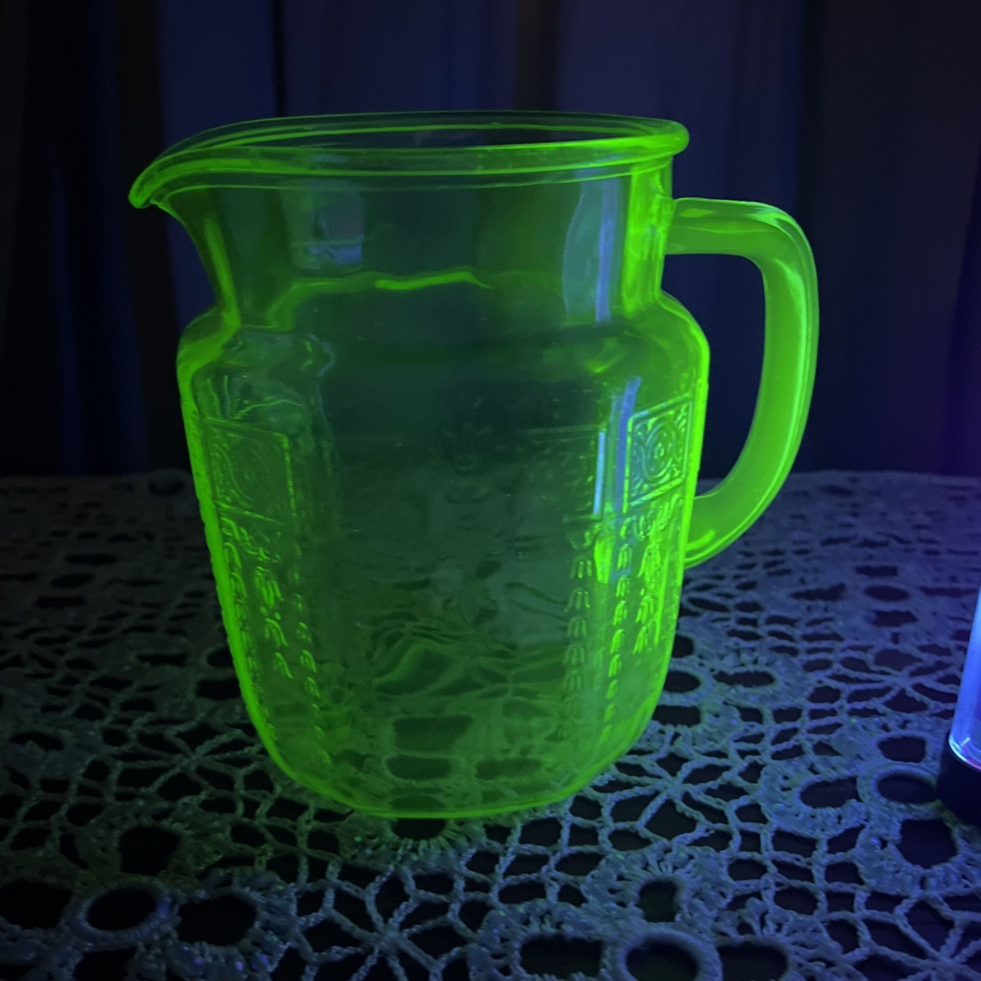 Vintage Anchor Hocking Princess Queen Hanna 32fuid Oz 6in Tall Green Depression Glass Picture
