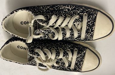 Low rise Leopard print Converse, Size 7