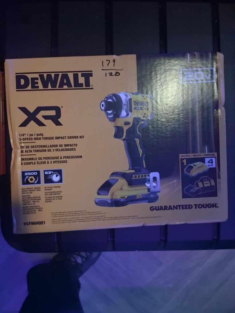 Dewalt XR 1/4 3 Speed High Torque Impact Driver Kit