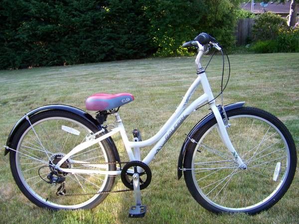 Like New 7 Speed Ladies Bike Raleigh Venture Step Through 26" Tires
