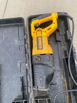 DeWalt DW311 120V Type 1 Variable Speed Reciprocating Saw With Case