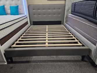 BRAND NEW GRAY LINN FULL SIZE PLATFORM BEDFRAME