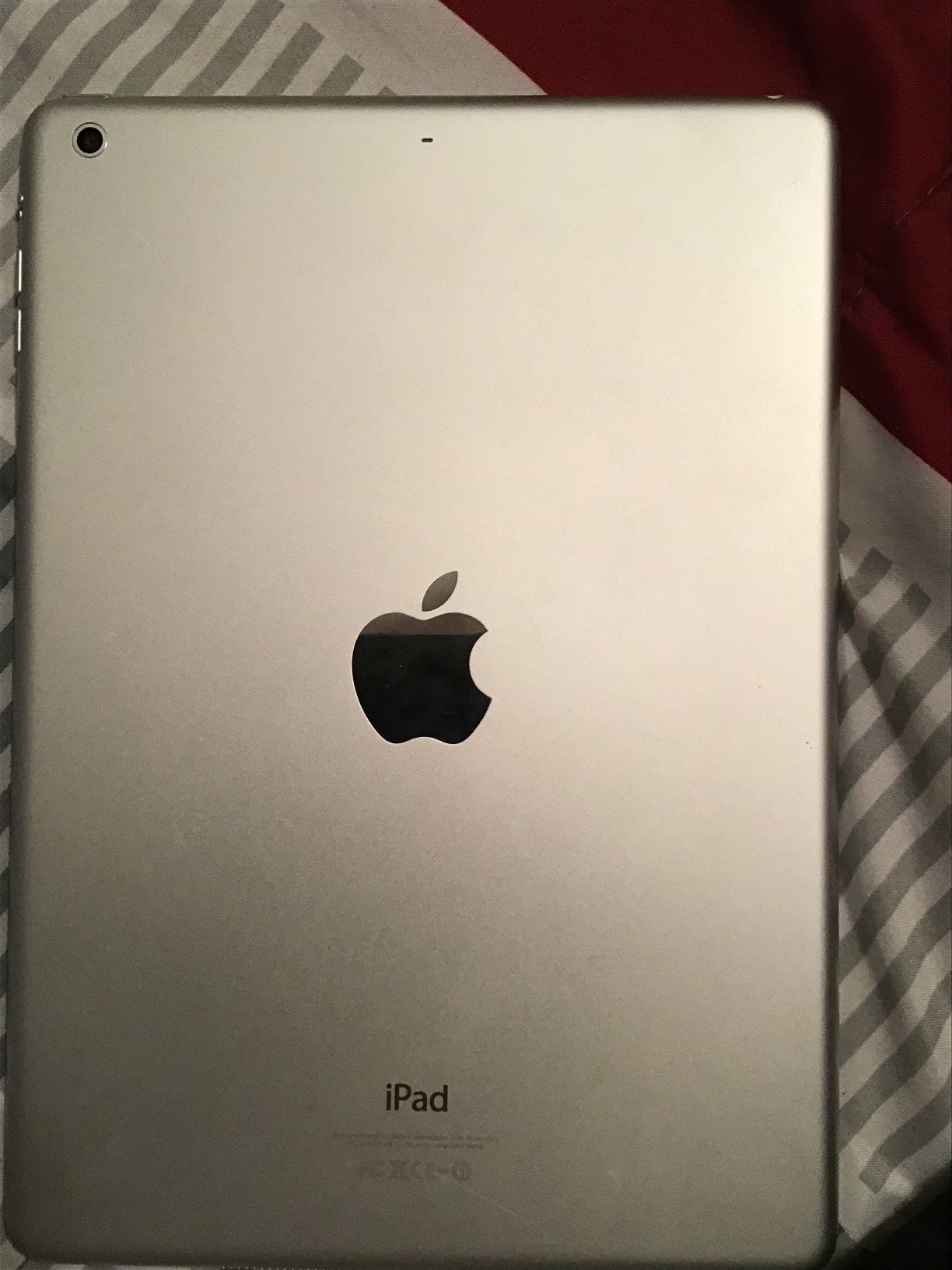 APPLE IPAD AIR 64GB WI-FI SOFTWARE VERSION 12.4.1