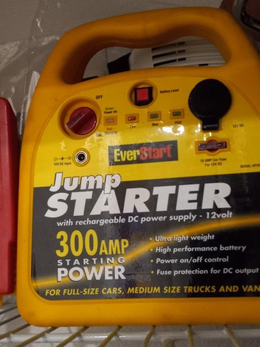 Everstart 300Amp Jump Starter