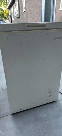 CHEST FREEZER 3.5 Cubic Square For Garages