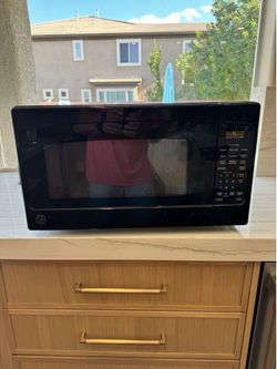 Black GE Microwave