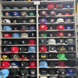 Snapbacks 38$ Each I