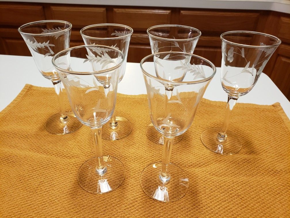 6 Vintage Grape Etched Sherry Or Cordial Stemware (DeZavala/Lockhill Selma 78230)
